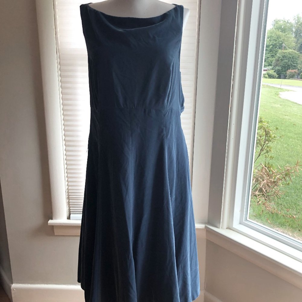 NWT Gal Meets Glam Blue Velvet Sleeveless Party Dress in US size 14